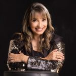 Download Top 10 Louvores da Cantora Soraya Moraes (2022)